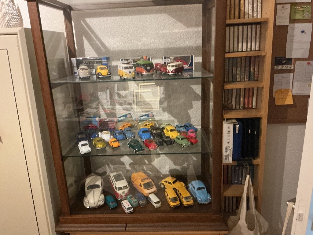 Verzameling VW model auto ‘s in vitrine, Verzamelen, Complete verzamelingen en Collecties, Ophalen