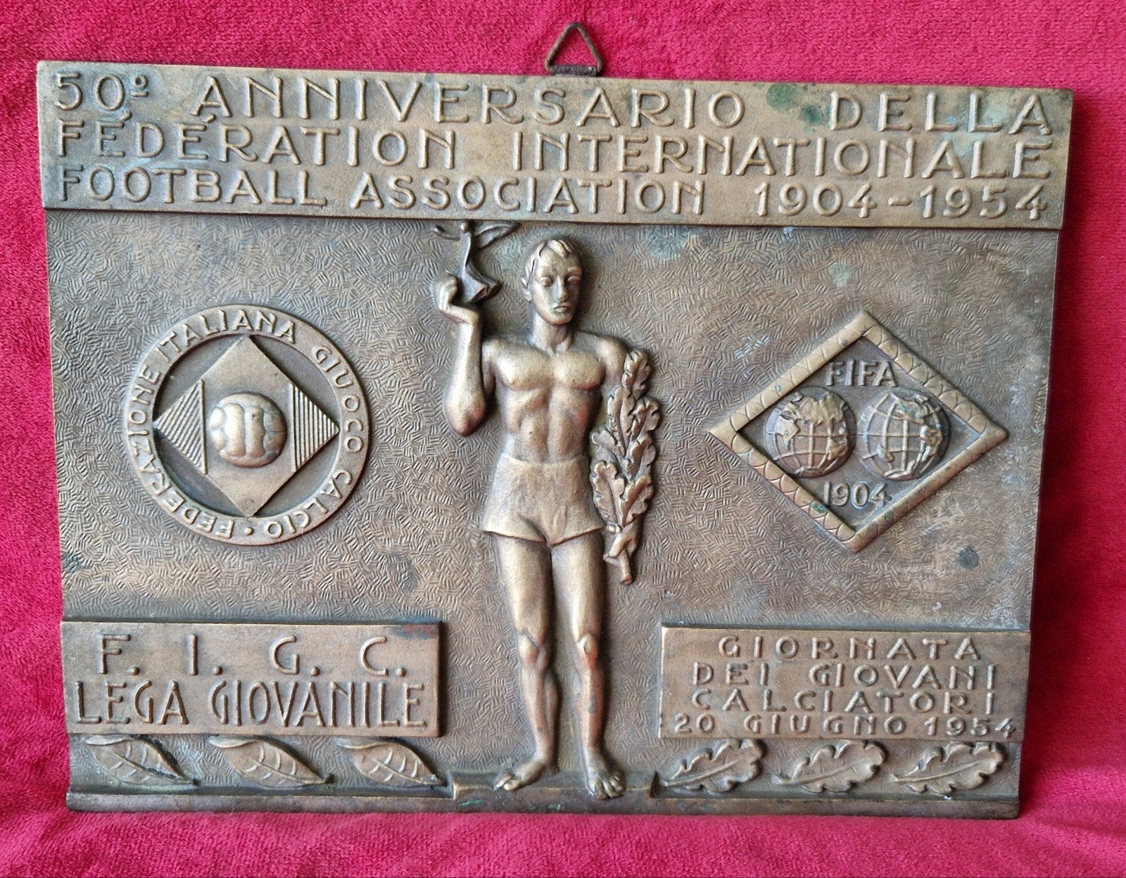 Bronzen plaquette 50 jarig bestaan FIFA uit 1954., Verzamelen, Ophalen of Verzenden, Zo goed als nieuw