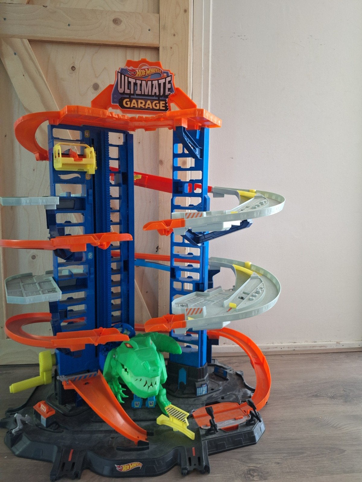 Hot Wheels Ultimate Garage met Dinosaurus, Ophalen, Zo goed als nieuw, Jongen of Meisje