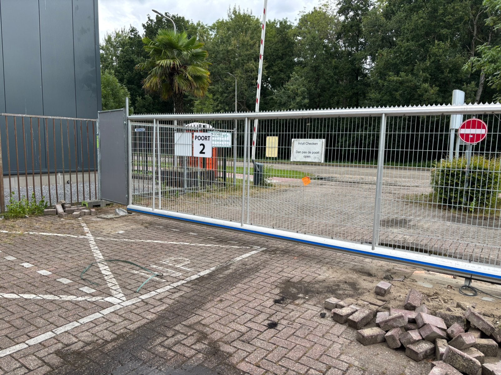 Electrische schuifpoort van heras, Tuin en Terras, Tuinhekken en Hekwerk, Ophalen, Zo goed als nieuw, IJzer, Spijlenhekwerk