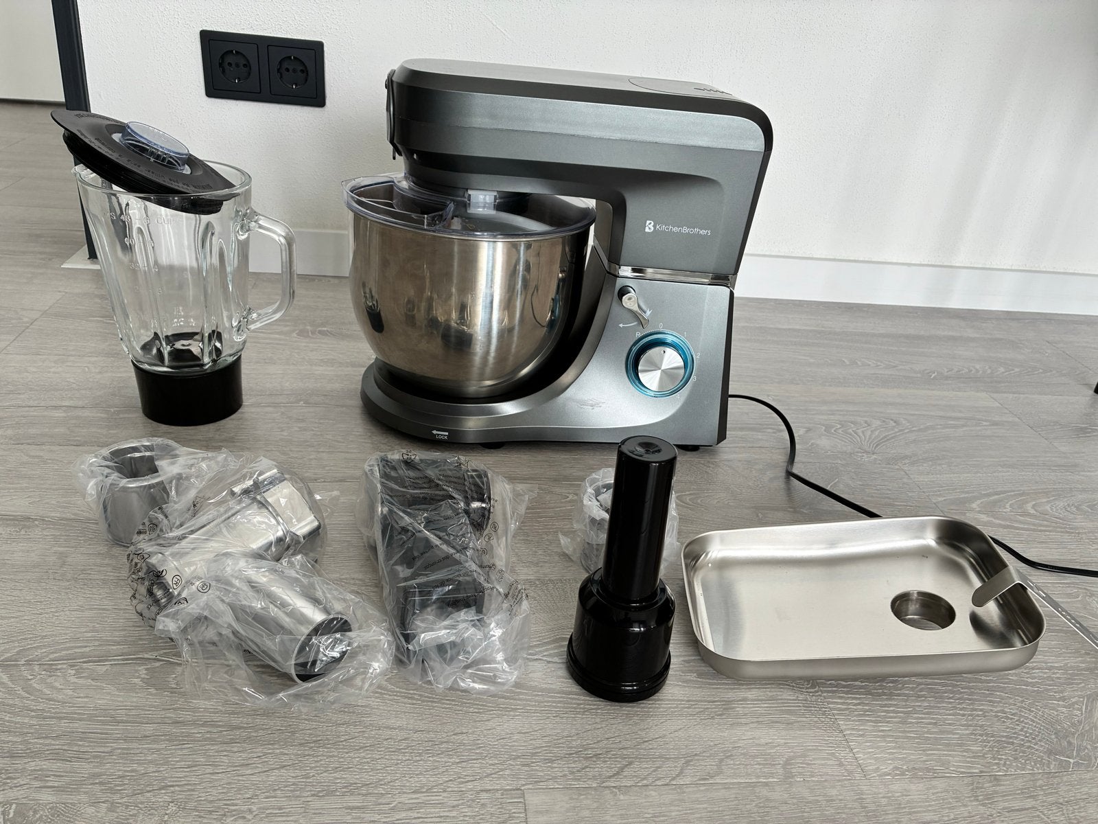 KitchenBrothers Keukenmachine met Blender en Vleesmolen, 2 tot 3 liter, Ophalen, Zo goed als nieuw, 3 snelheden of meer