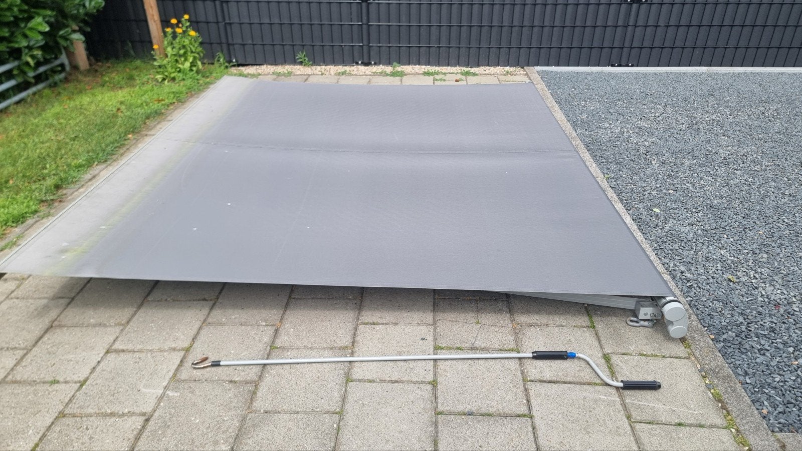 Gebruikt knikarmscherm, grijs, 295 cm breed, Ophalen, Gebruikt, 150 tot 300 cm, 250 cm tot 450 cm