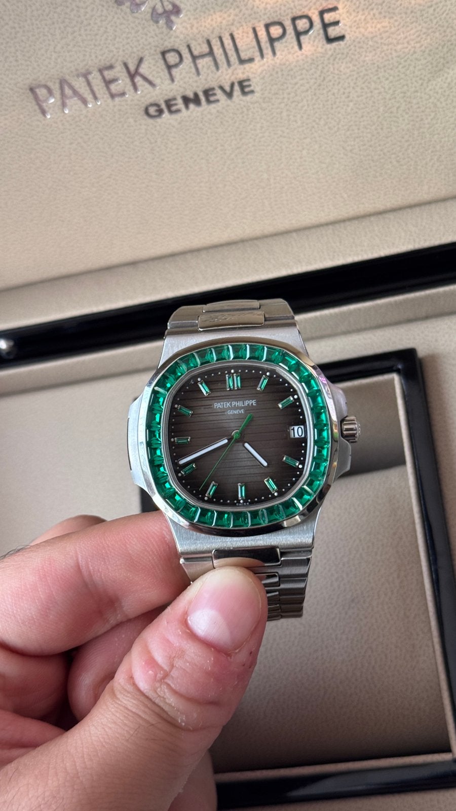 Patek Philippe Nautilus Emerald Bezel, Sieraden, Tassen en Uiterlijk, Horloges | Heren, Ophalen of Verzenden, Nieuw, Staal, Overige merken