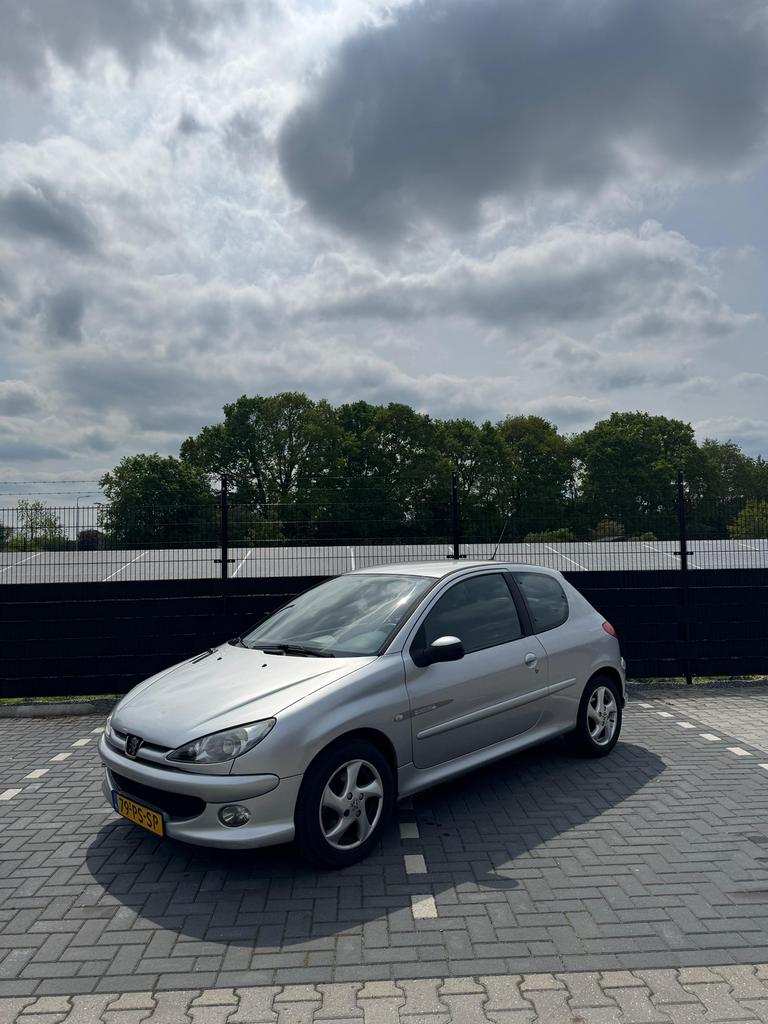 Peugeot 206 Quicksilver 1.6 16V –Speciale Uitvoering –defect, Auto's, Voorwielaandrijving, A1, 4 stoelen, 1200 kg
