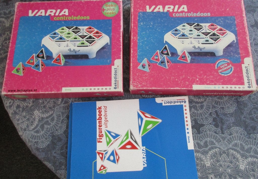 educatief: 2 Varia controledozen en 2 x figurenboek, Ophalen of Verzenden