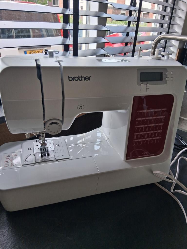 Brother CS10S naaimachine met aparte opbergtas en toebehoren, Ophalen of Verzenden, Zo goed als nieuw, Naaimachine