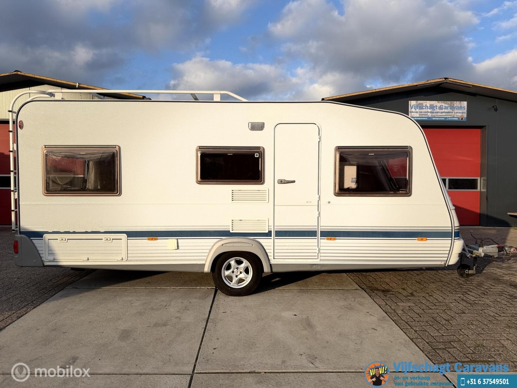Wilk SilverStar 490 UE Incl voortent, Caravans en Kamperen, Bedrijf, 6 tot 7 meter, Fietsenrek, Wilk