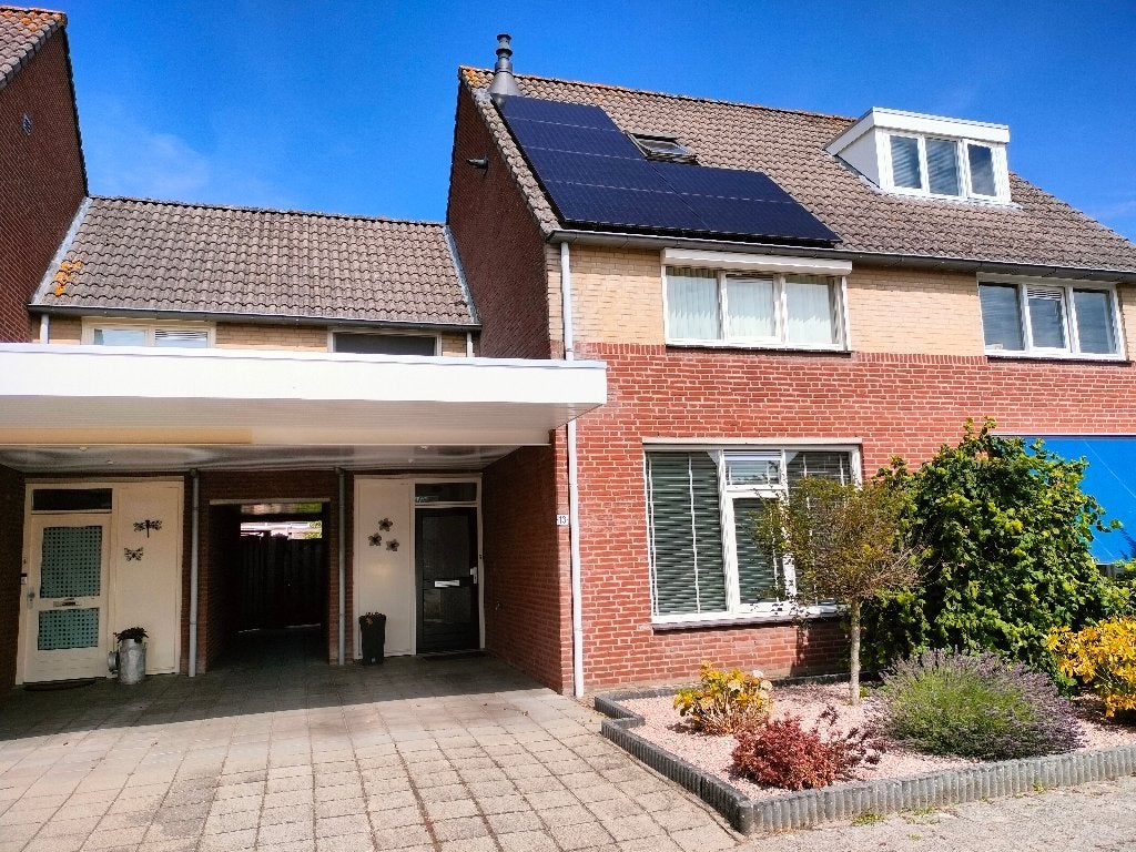 Ruime karakteristieke tweekapper in VELDHOVEN te koop, Huizen en Kamers, Huizen te koop, 200 tot 500 m², VELDHOVEN, Noord-Brabant