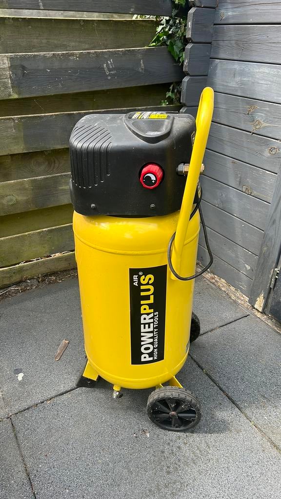 Powerplus POWX1750 Compressor - Krachtige en Mobiel, Ophalen, Gebruikt, 6 tot 10 bar, 25 tot 100 liter
