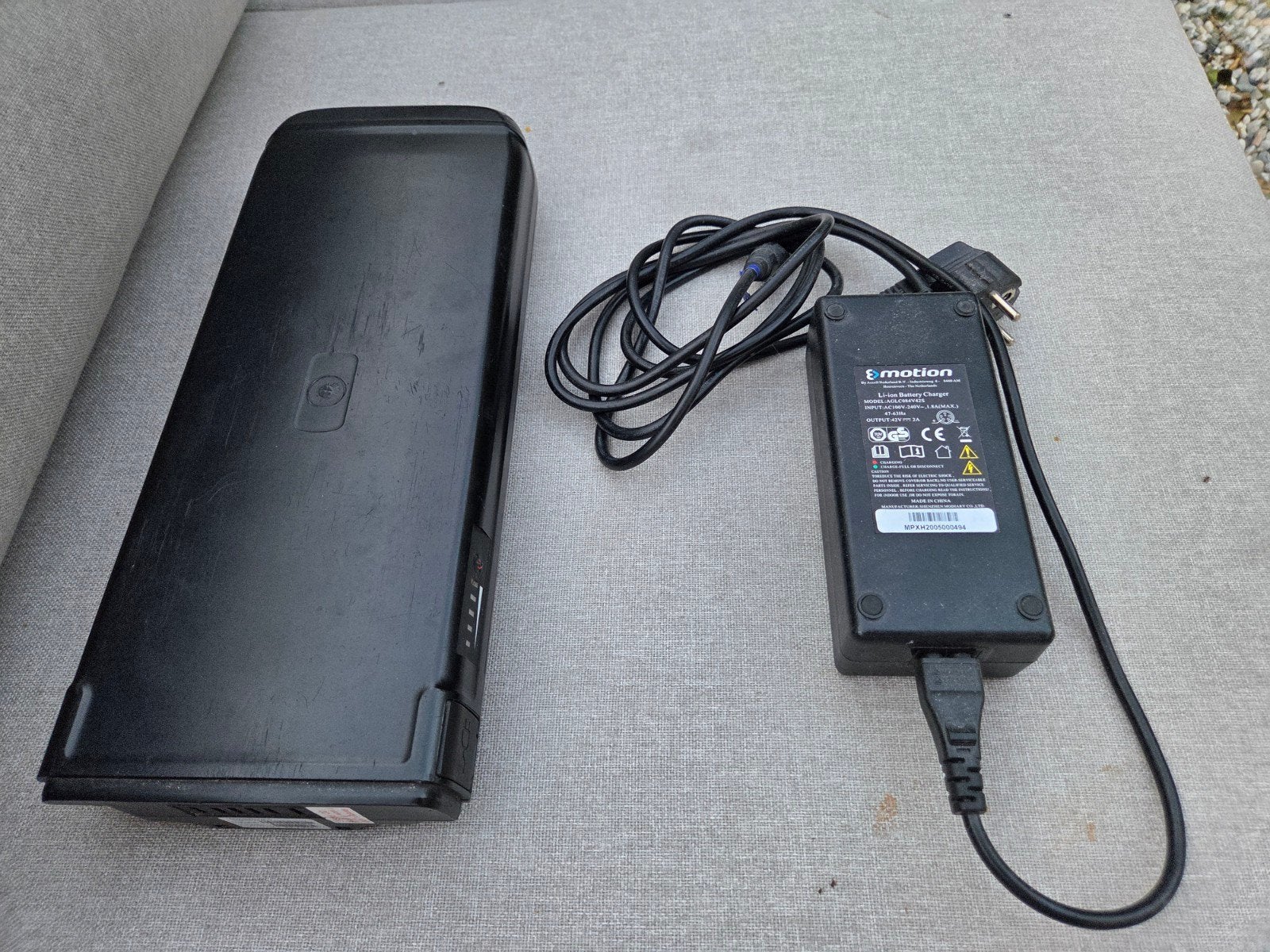 Batavus Fietsaccu met Lader - E-motion 36V/8.8Ah/317Wh, Ophalen of Verzenden, Gebruikt