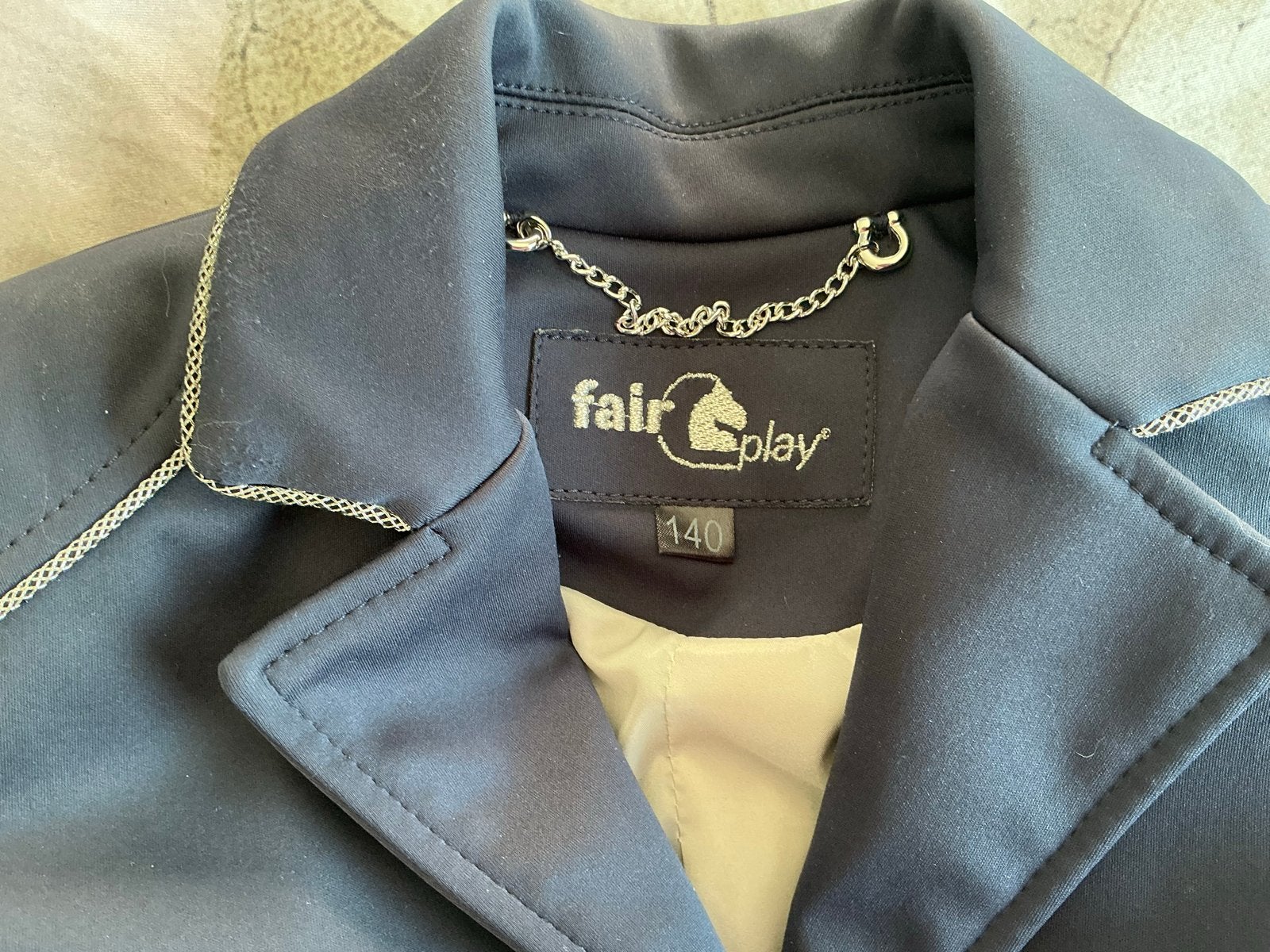 Fair Play Ruiterjasje Maat 140, Dieren en Toebehoren, Paardrijkleding, Ophalen of Verzenden, Zo goed als nieuw