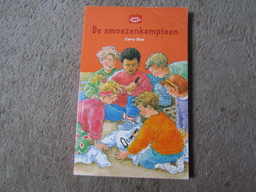 Boek: De smoezenkampioen van Carry Slee, Ophalen of Verzenden, Gelezen, Carry Slee, Fictie algemeen