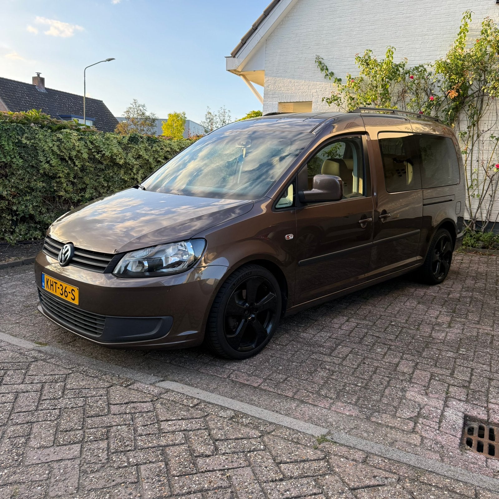 Volkswagen Caddy Maxi 1.2 TSI 7 persoons, Voorwielaandrijving, 4 cilinders, Bruin, 7 stoelen