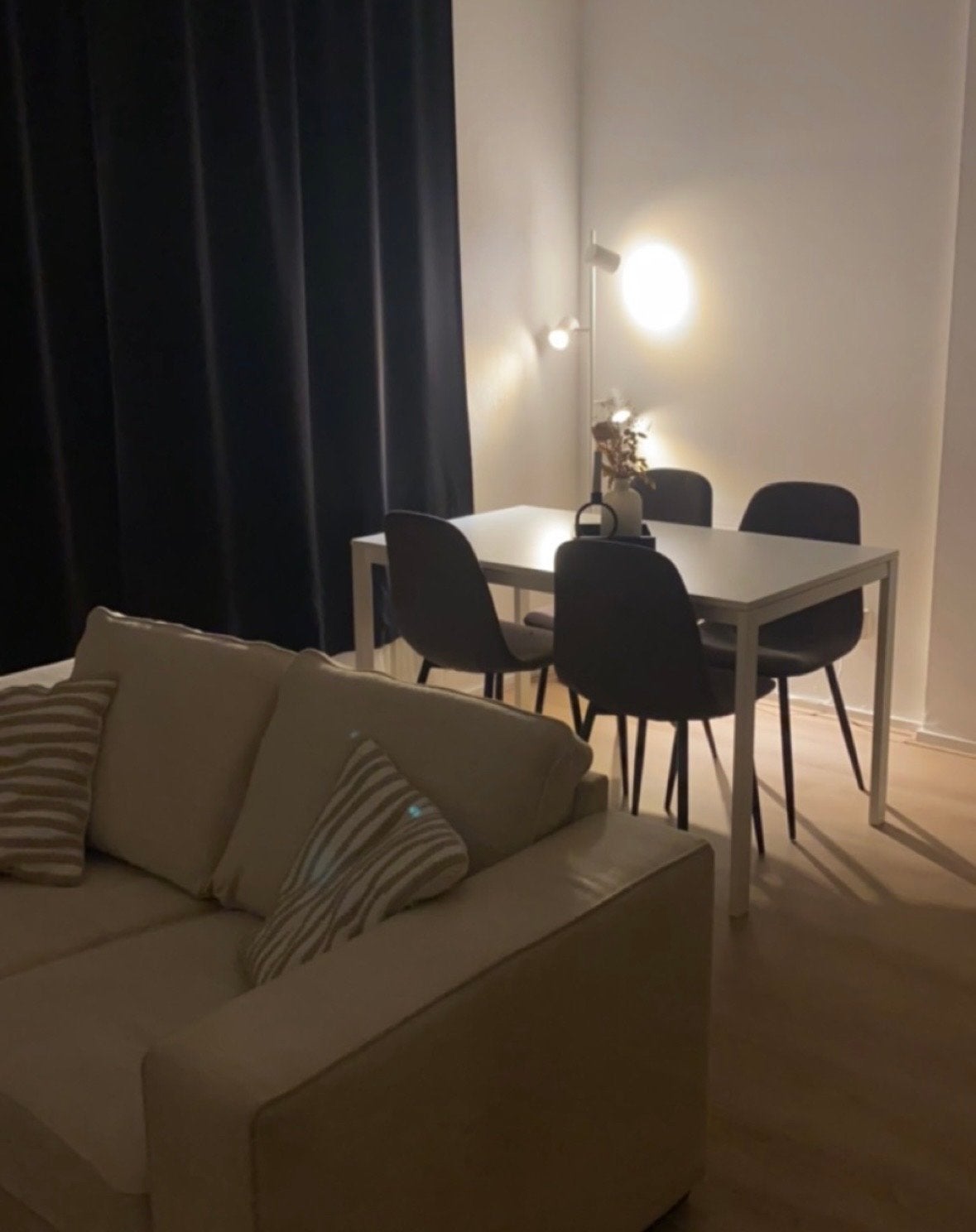 Eettafel met 4 stoelen - Gebruikt, Ophalen, Gebruikt, 100 tot 150 cm, 50 tot 100 cm
