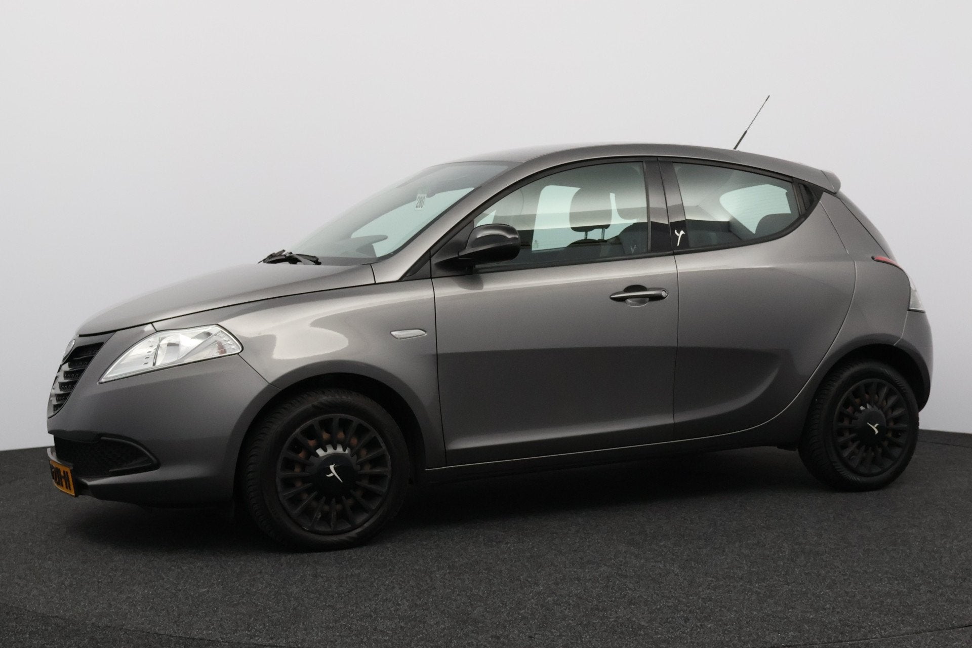 Lancia Ypsilon 0.9 TwinAir Elefantino Plus/ DEALER ONDERHOUD, Auto's, Voorwielaandrijving, Dealer onderhouden, Stof, Origineel Nederlands