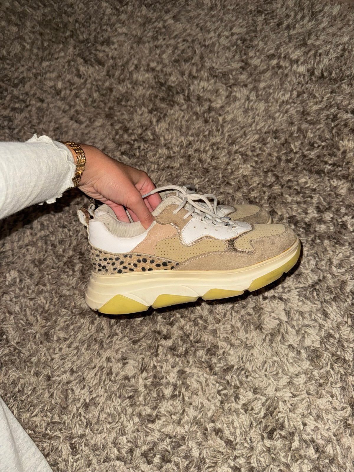 Sneakers met goud en panterprint, Ophalen of Verzenden, Gedragen, Overige kleuren, Sneakers of Gympen