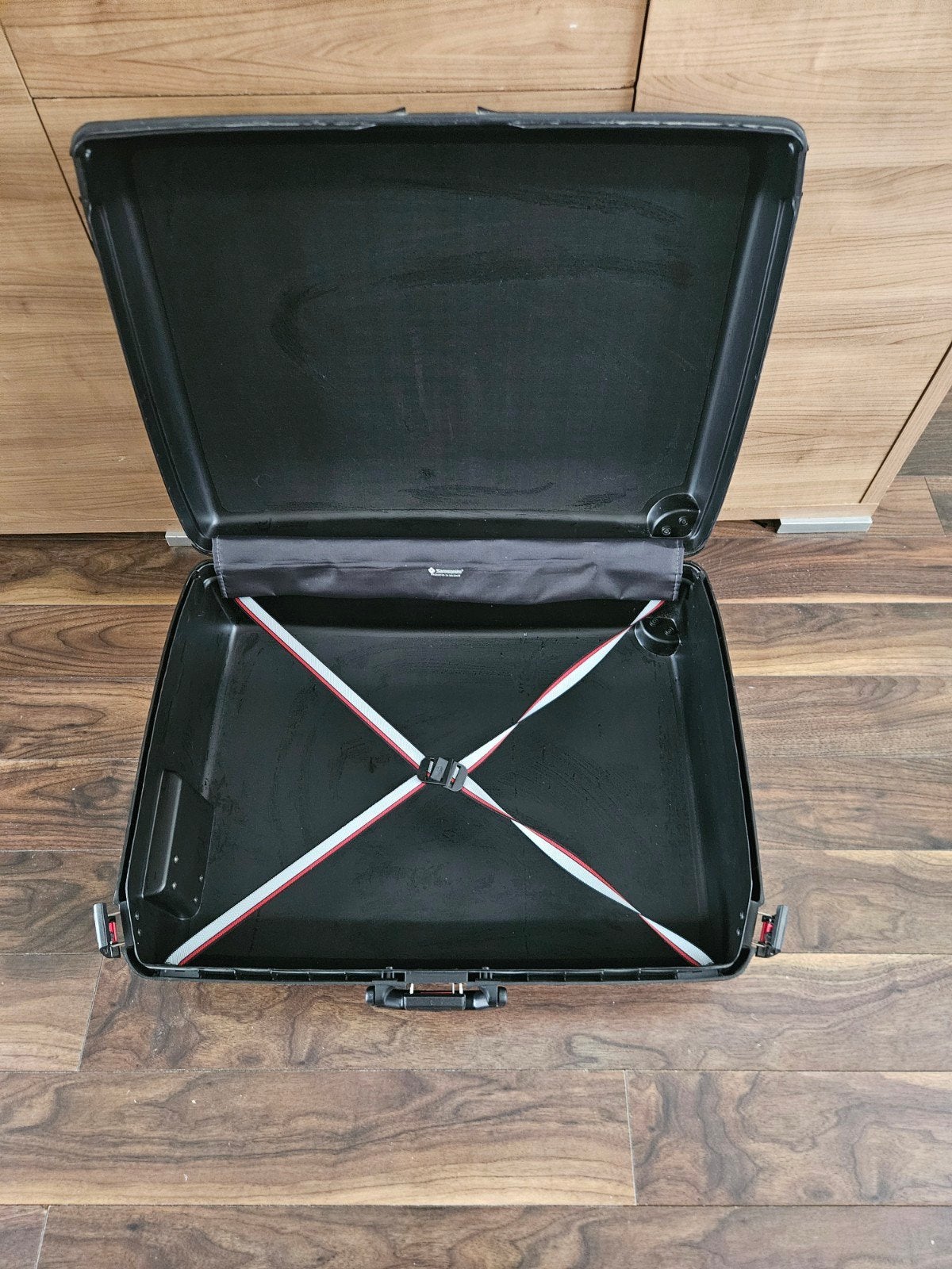 Zwarte hard kunststof koffer met wielen en slot, Ophalen, Gebruikt, Hard kunststof, 70 cm of meer