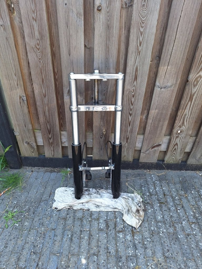 bobber wideglide 41mm met SJP onderpoten en brembo remmen, Motoren, Ophalen, Gebruikt