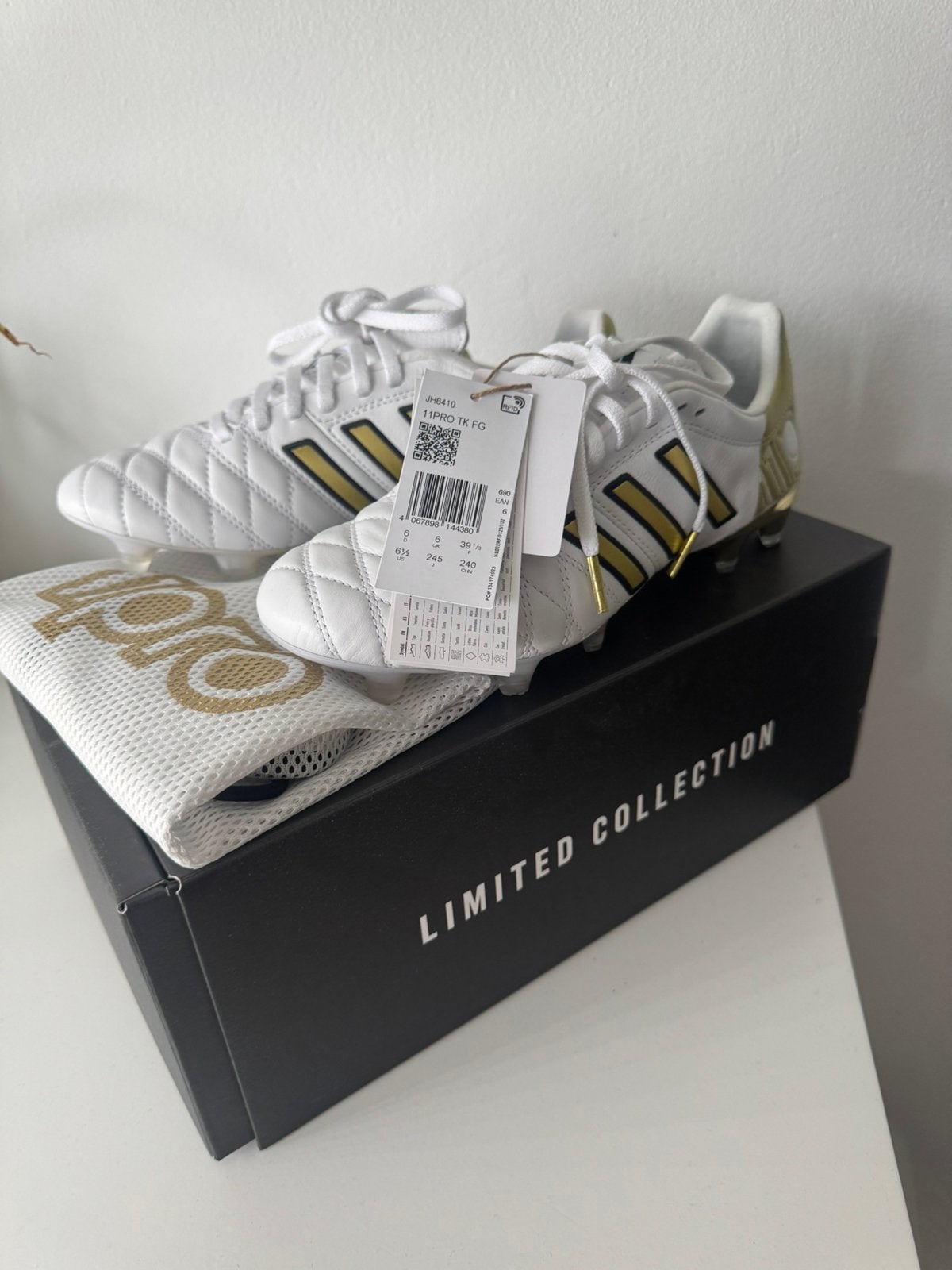 Adidas 11 pro voetbalschoenen, Maat XS of kleiner, Ophalen, Nieuw, Schoenen