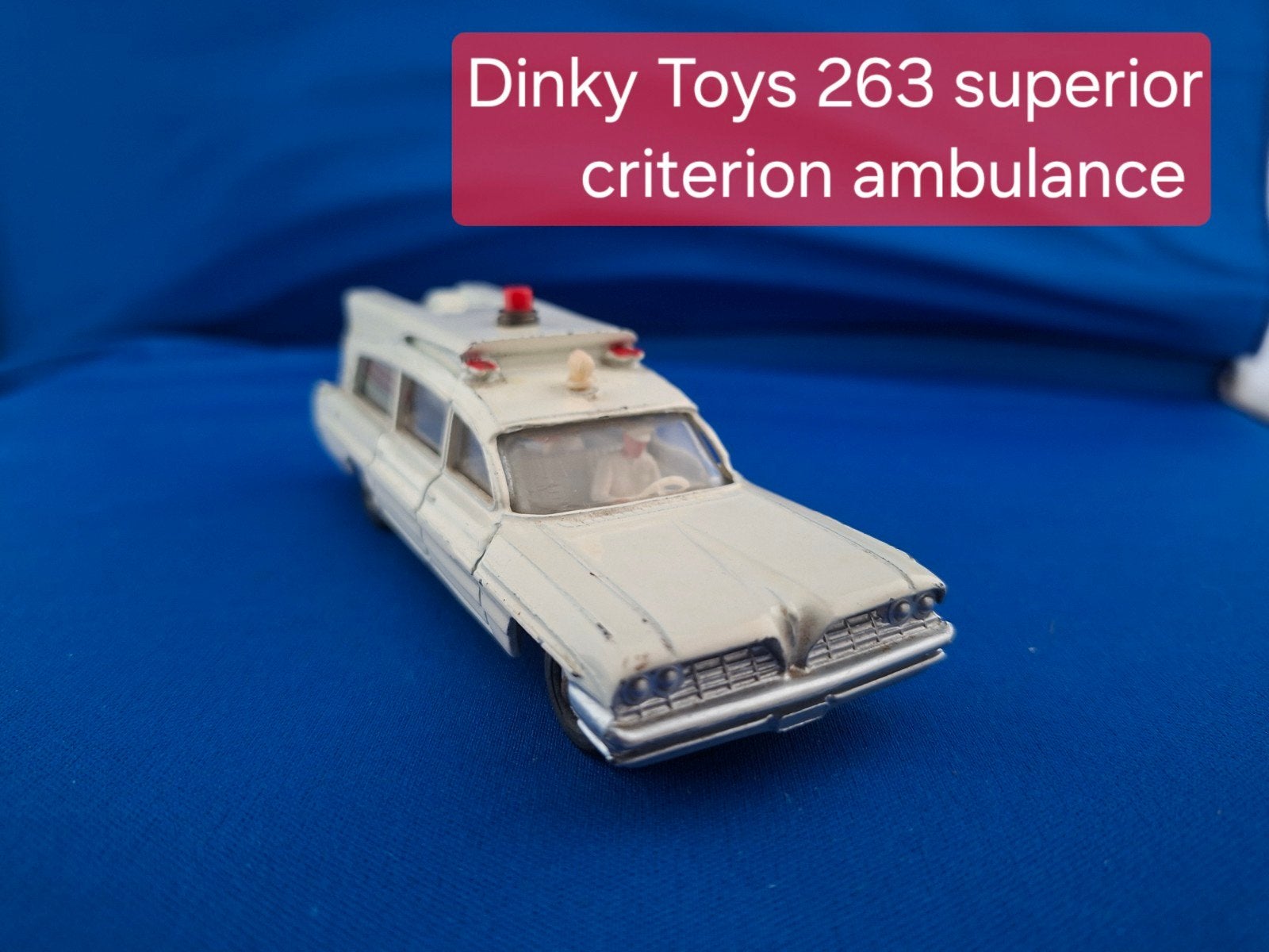 Dinky Toys 263 Superior Criterion Ambulance, Ophalen of Verzenden, Gebruikt, Auto, Overige merken