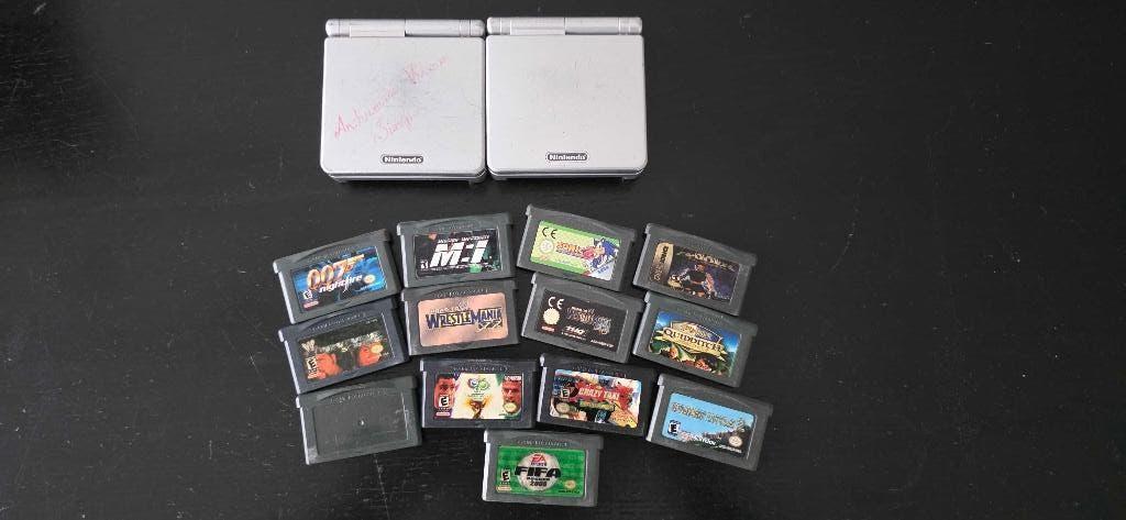 2x Game Boy Advance SP + 13 games + 2 opladers | werkend, Ophalen, Gebruikt, Game Boy Advance SP, Met beschermhoes of tas