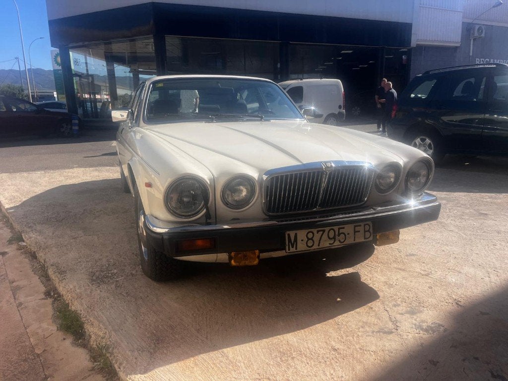 Jaguar XJ6, bouwjaar 1982, 76.000 km,oldtimer,100% roestvrij, Auto's, Automaat, Achterwielaandrijving, Zwart, 4200 cc