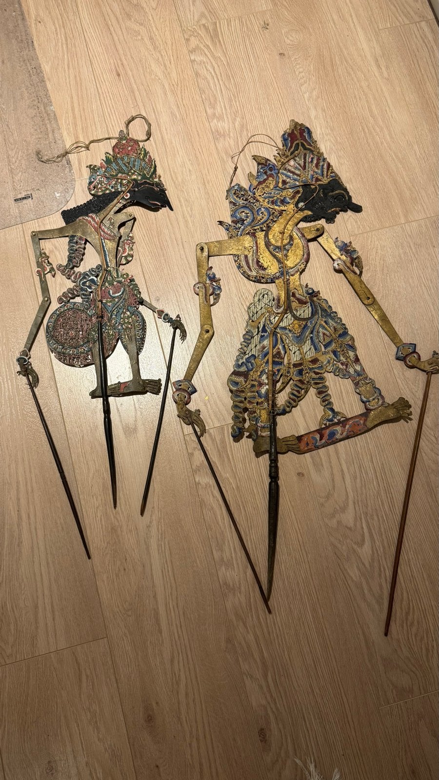 Set van 2 Wayang Kulit poppen - Indonesische schaduwpoppen, Ophalen, Natuurlijk materiaal, Handgemaakt, Indonesië