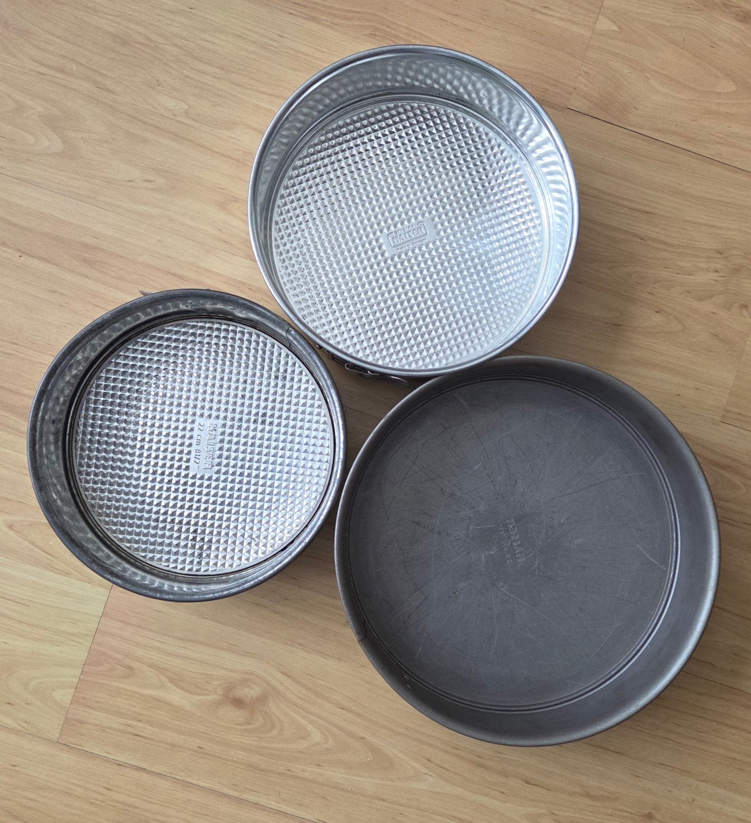 3x Kaiser springvorm (ø 22cm / 24cm / 28 cm), Ophalen of Verzenden, Zo goed als nieuw, Taarten of Cupcakes, Bakvorm