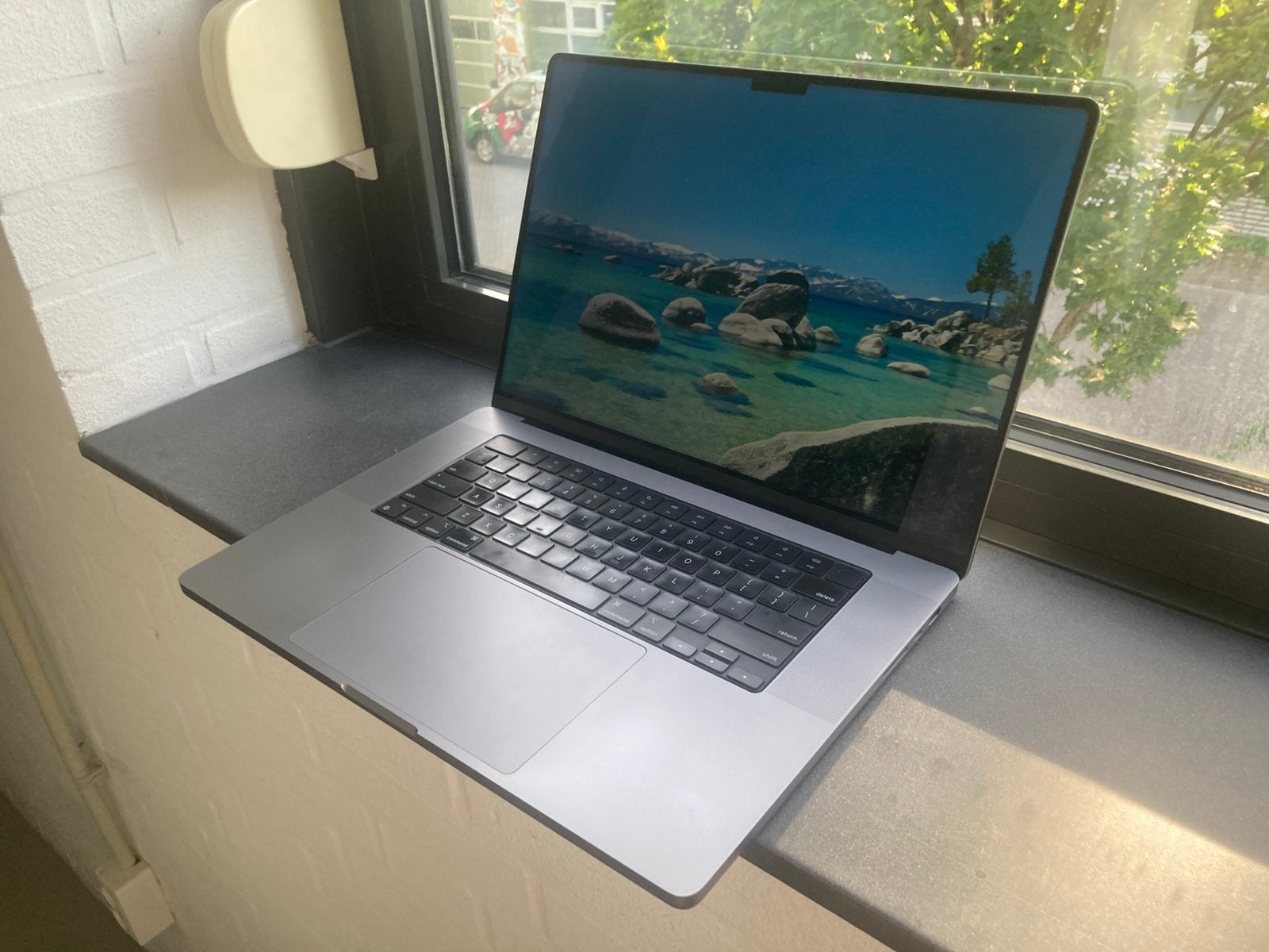 Macbook Pro M1 Pro 16 inch 32gb RAM 1tb SSD