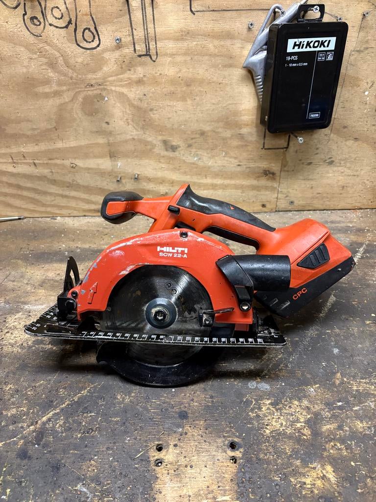 Hilti SCW 22-A Accu Cirkelzaag met accu, Gebruikt, Cirkelzaag, 70 mm of meer, Ophalen of Verzenden