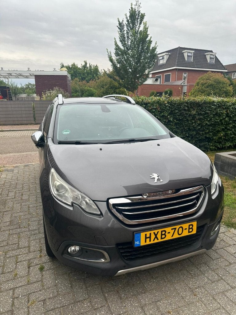 Peugeot 2008 1.2 VTI 81KW Eat6 2016 Grijs, Auto's, Peugeot, Achterwielaandrijving, 1199 cc, Leder en Stof, Lichtsensor
