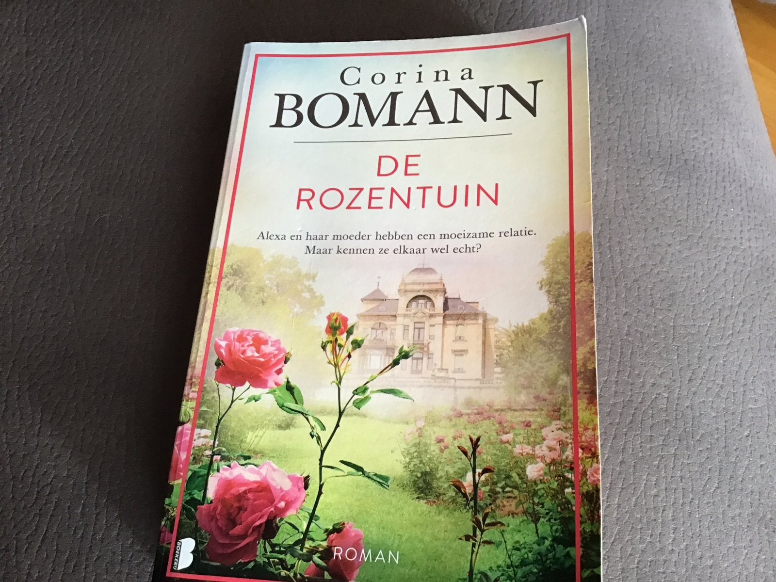 Corina Bomann - De Rozentuin (Roman), Boeken, Romans, Gelezen, Nederland, Ophalen of Verzenden