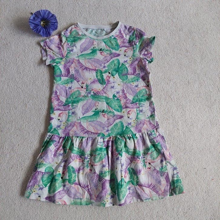 Zomerjurkje Name It met flamingo's en tropische bladeren, Kinderen en Baby's, Kinderkleding | Maat 128, Gebruikt, Meisje, Ophalen of Verzenden