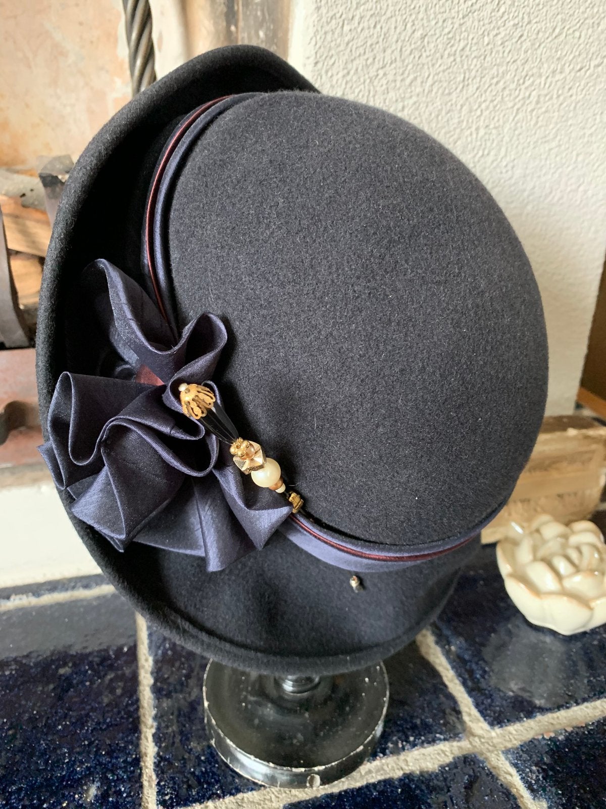 Mooie goede oude hoed dameshoed met hoedenspeld, Kleding | Dames, Ophalen of Verzenden, Gedragen, Hoed