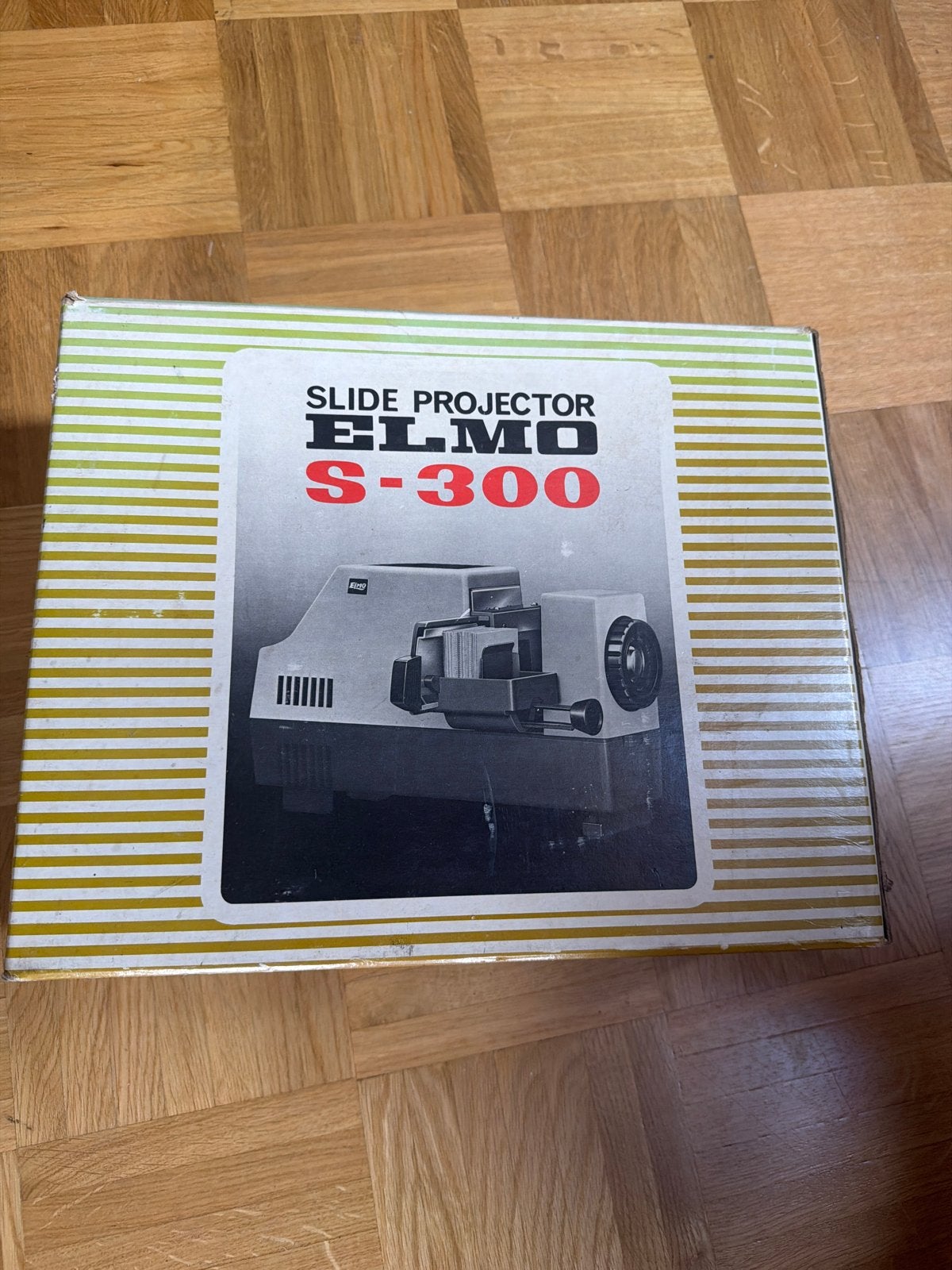 Elmo S-300 Diaprojector met originele doos en accessoires, Ophalen, Gebruikt