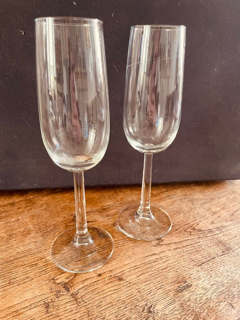 Twee champagne glazen, Ophalen of Verzenden