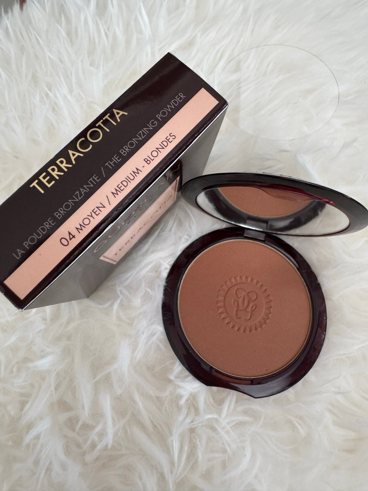 Nieuw Guerlain Terracotta Bronzing Powder 04 Medium Blondes, Sieraden, Tassen en Uiterlijk, Bruin, Gehele gezicht, Nieuw, Ophalen of Verzenden