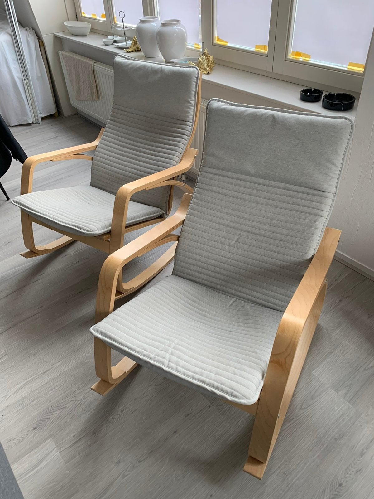 Poäng schommelstoelen, Huis en Inrichting, Stoelen, Ophalen, Zo goed als nieuw, Zwart, Eén