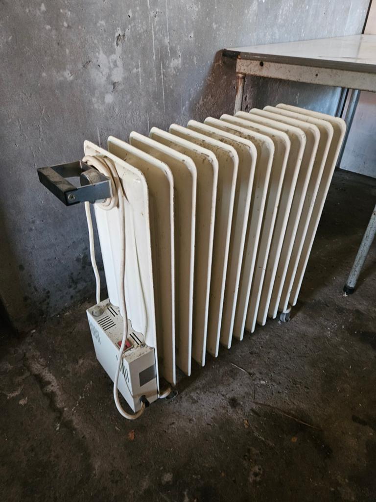 Oliegevulde elektrische radiator, Ophalen, Minder dan 60 cm, Radiator, 30 tot 80 cm