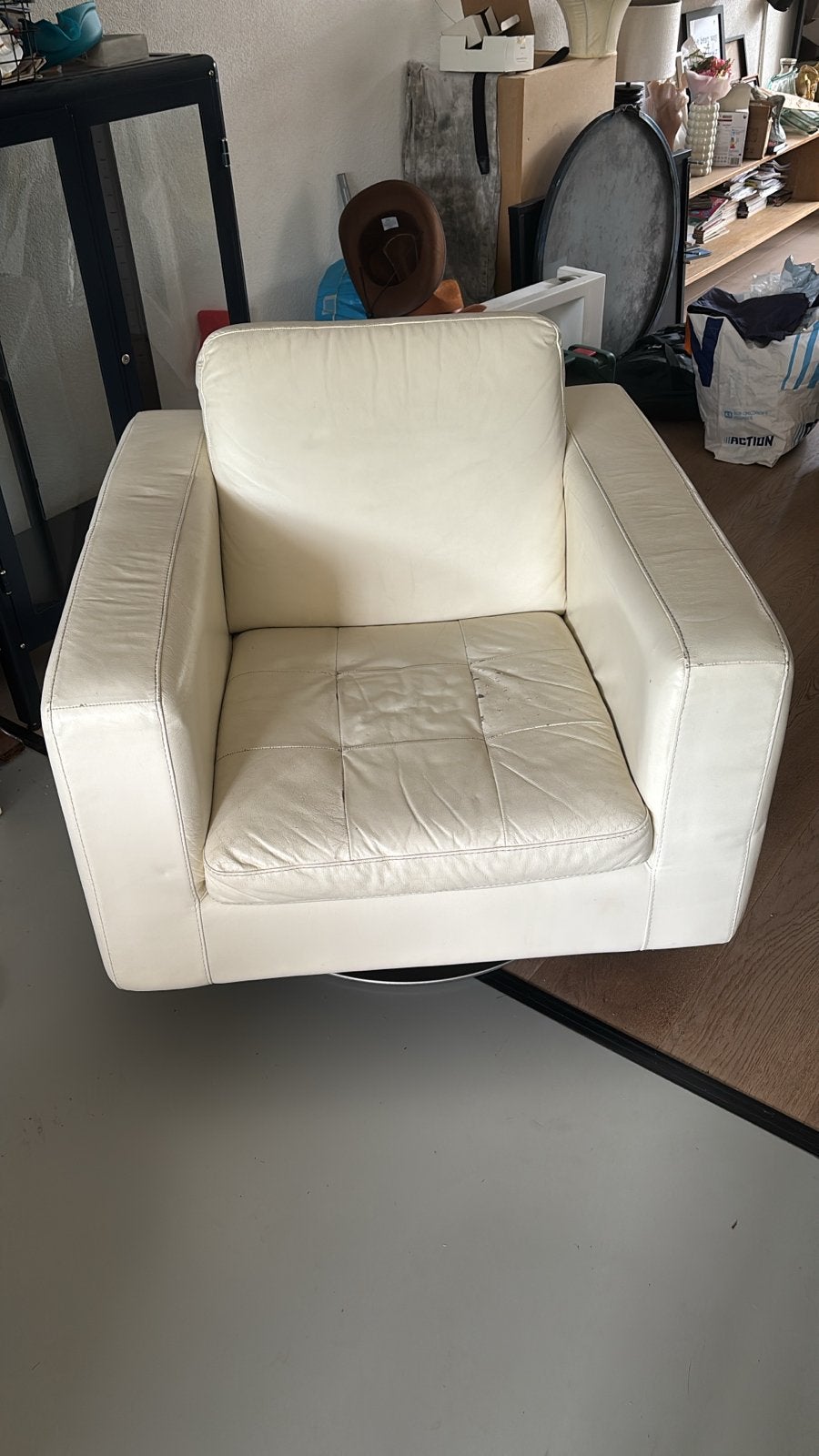 Witte draaistoel Natuzzi, Huis en Inrichting, Fauteuils, Gebruikt, Leer, 75 tot 100 cm, 75 tot 100 cm, Ophalen