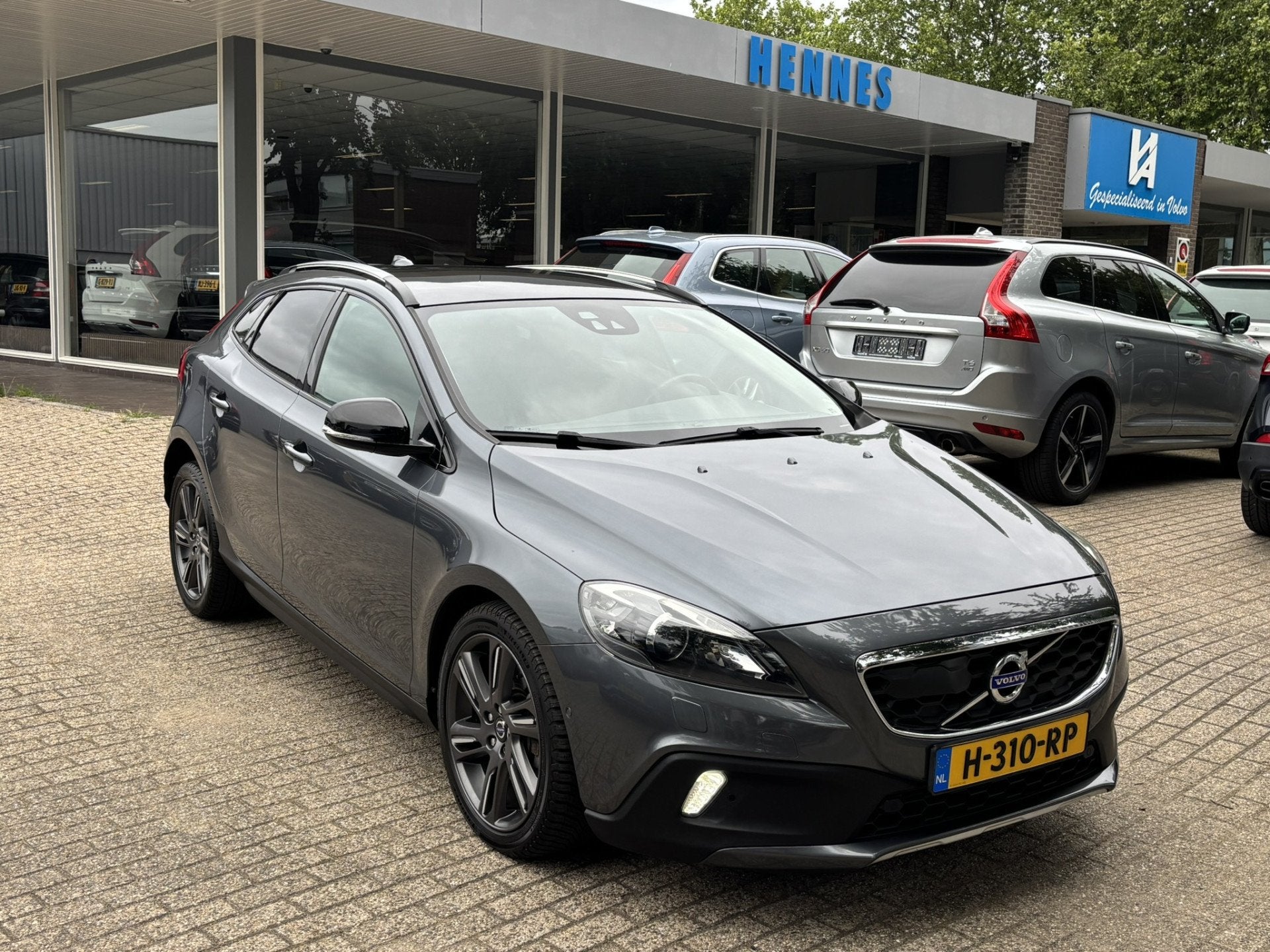 Volvo V40 Cross Country 2.5 T5 AWD Summum Acc Standkachel Pa, Auto's, Volvo, Automaat, Euro 5, Gebruikt, Huisgarantie