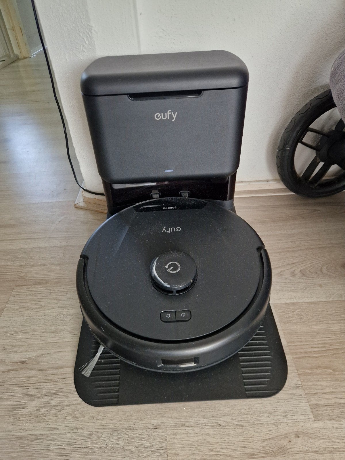 Eufy Robotstofzuiger met zelflegende basis, Ophalen, Overige merken, Gebruikt, Automatisch legen