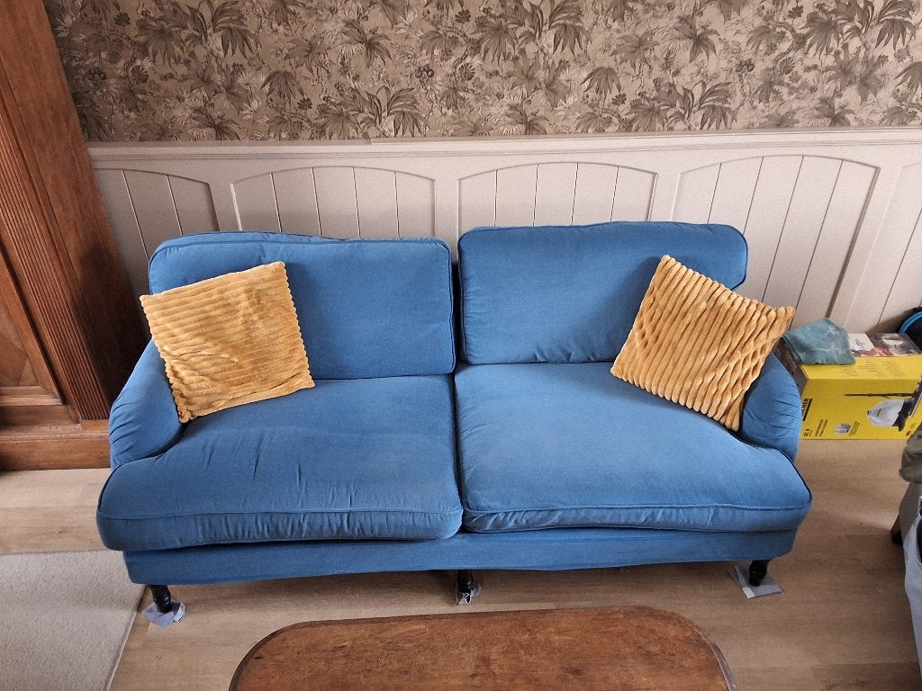 Bank en tafel, Ophalen, 150 tot 200 cm, Driepersoons, 75 tot 100 cm