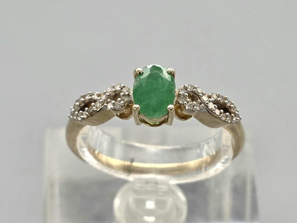 Gouden Vintage ring edelsteen smaragd en diamant. 2026/277., Ophalen of Verzenden, Zo goed als nieuw, ., Dame of Heer