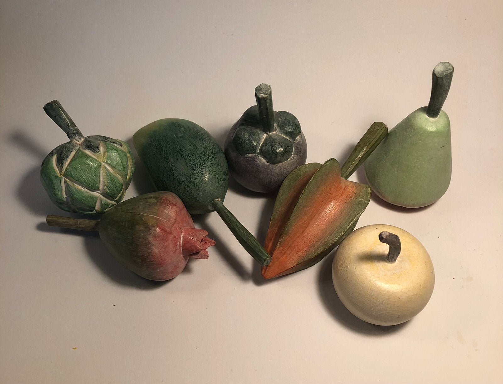 Zeven stukken fruit van hout in pastelkleuren, Antiek en Kunst, Ophalen of Verzenden