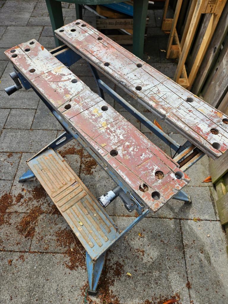 Werkbank - verstelbaar - bankschroef, Doe-het-zelf en Verbouw, Werkbanken, Ophalen, Gebruikt, Inklapbaar