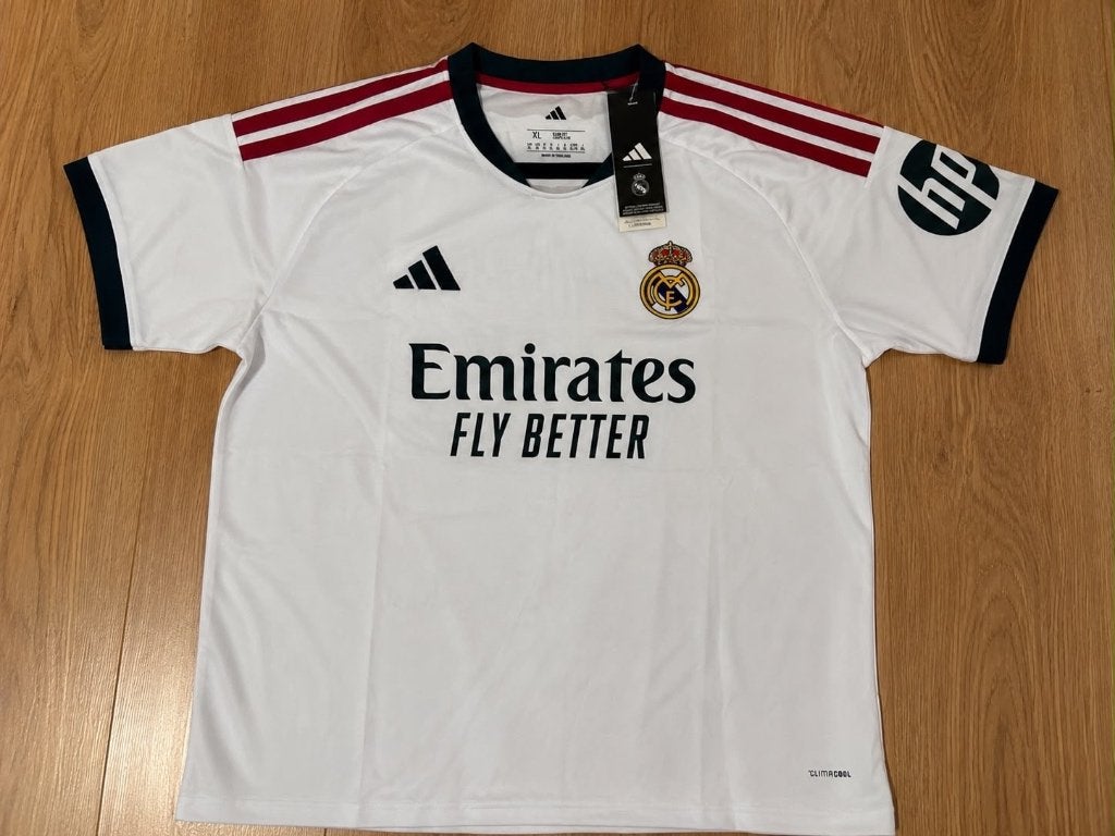 Real Madrid T-shirt 26/27, Sport en Fitness, Voetbal, Maat M, Verzenden, Nieuw, Shirt