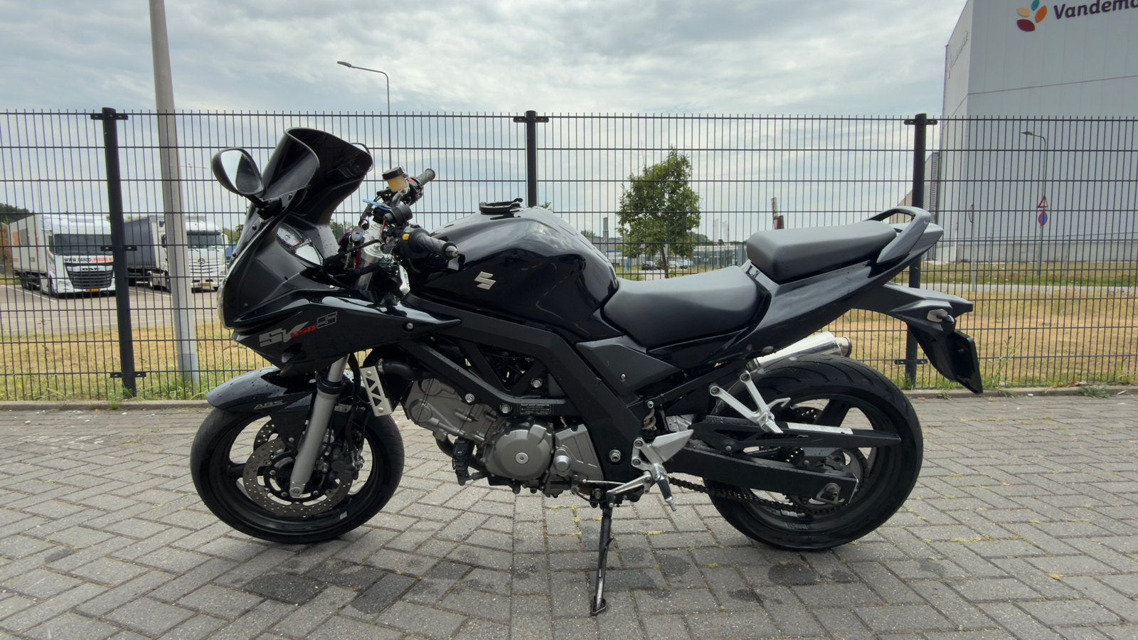 Suzuki SV650S 2007 - Altijd goed onderhouden, 2 cilinders, Motorrijbewijs A, Gebruikt, Meer dan 35 kW