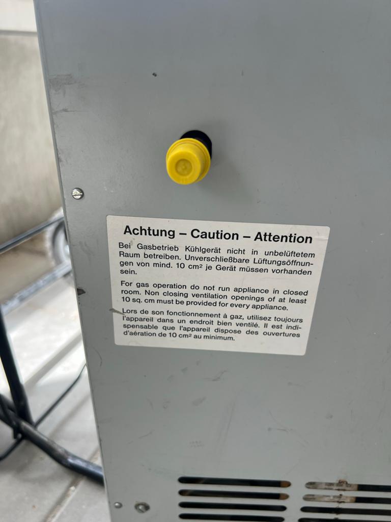 Koelbox op gas, stroom en 12V - Ideaal voor camping!, Ophalen of Verzenden, Gebruikt, Koelbox, Elektrisch