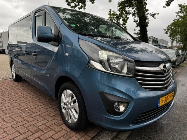 Opel Vivaro 1.6 CDTI 145pk L2 H1 Dubbel Cabine Sport Euro 6, Auto's, Bestelauto's, Voorwielaandrijving, Gebruikt, Blauw, Bedrijf